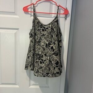 Floral Black and White Women's dressy Manuhealii NWT top